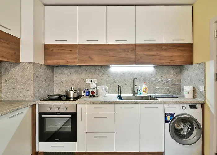 Armada 1br Apartment Warna